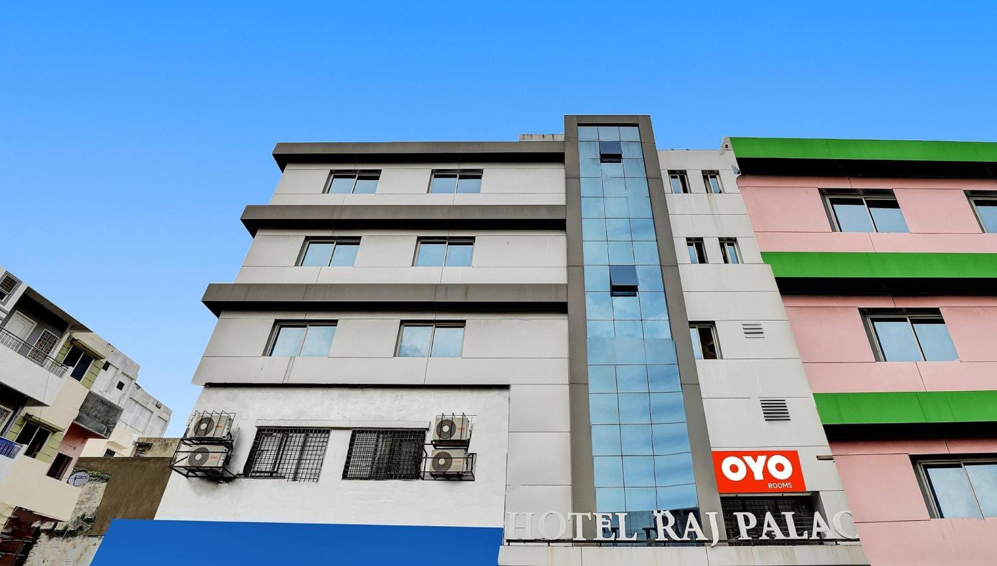ואדודרה Collection O Hotel Raj Palace מראה חיצוני תמונה