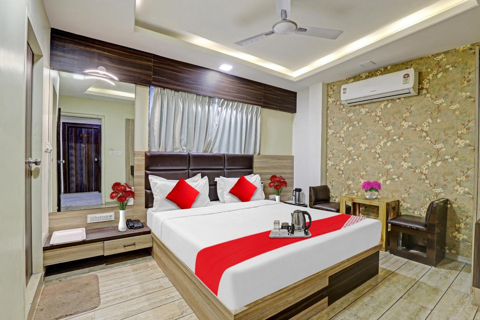 ואדודרה Collection O Hotel Raj Palace מראה חיצוני תמונה